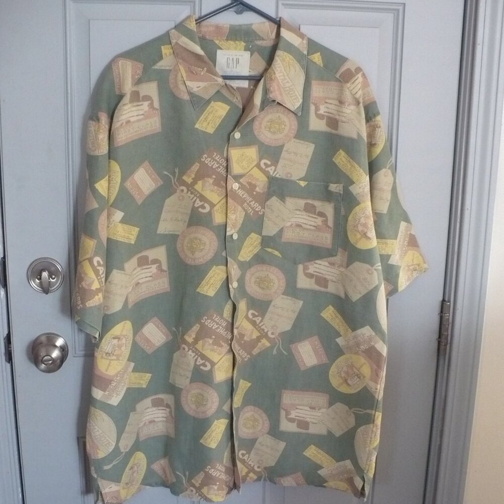 Men's Size L Short Sleeve Summer Shirt by Gap